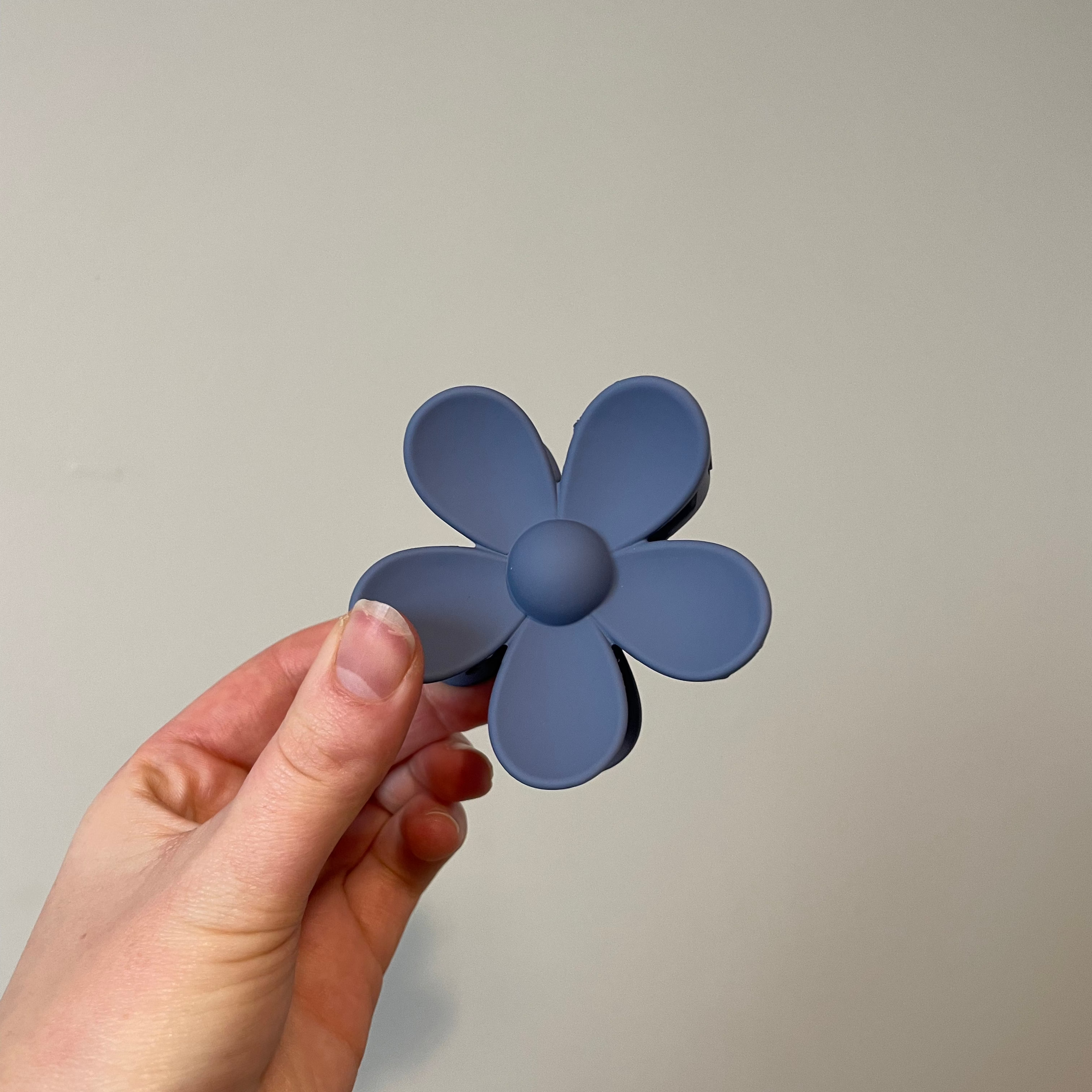 Dark Blue Flower Claw