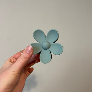 Moody Blue Flower Claw