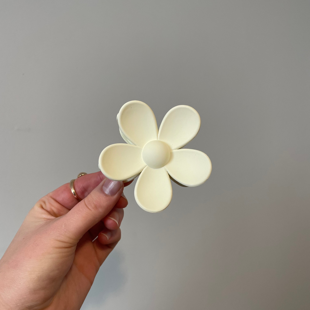 Cream Flower Claw